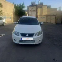 ساینا با لوازم