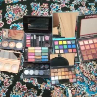 وسیله آرایش|آرایشگاه و سالن‌های زیبایی|نگین شهر, |دیوار