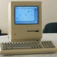 COMMODORE AMIGA ATARI(APPLE MACINTOSH IBM)