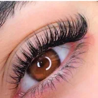کاشت ناخن و مژه با قمیت های مناسب
