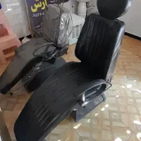 صندلی و ویترین وآیینه