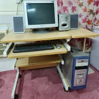 فروش کامپیوتر و میز
