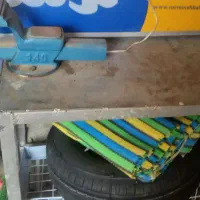 گیره اهنی با پایه