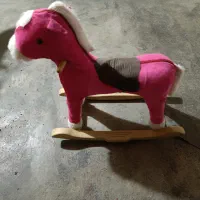 اسباب بازی و ساعت دیواری