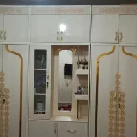 کمد متحرک تمیز در حد نو  تخفیف دارد