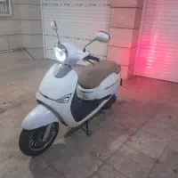 وسپا دایچی ۱۵۰ قو سفید