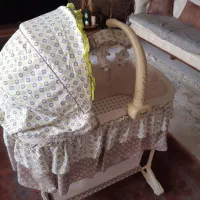 تخت کنار مادر و گهواره کودک خارجی در حد نو|تخت و صندلی بچه|شاهین‌شهر, خانه کارگر|دیوار