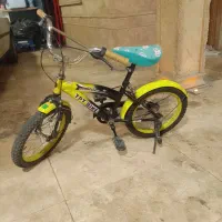 یک عدد دوچرخه بچه بفروش می‌رسد