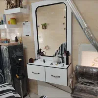 آینه ارایشگاه