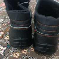 کفش کار با لباس کار|لباس|اقبالیه, |دیوار