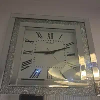 ساعت مربع دور آینه