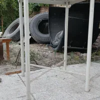 چهار پایه فلزی