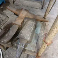 سندان فولادی قدیمی|ابزارآلات|اصفهان, کوی شهید کشوری|دیوار