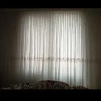 پرده حریر دوخته شده پلیسه سه متر کاملا سالم|پرده، رانر، رومیزی|کرج, ساسانی (قلمستان)|دیوار