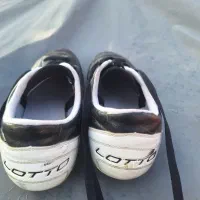 کفش چمنی|کیف، کفش، کمربند|خوی, |دیوار