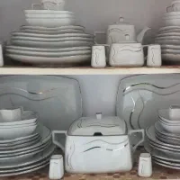 ظرف چینی ۱۲ نفره در حد نو