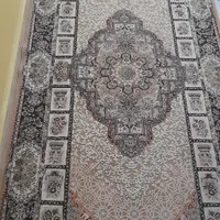 قالی کناره رنگ کرم گل برجسته