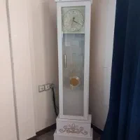 ساعت قدی و بوفه