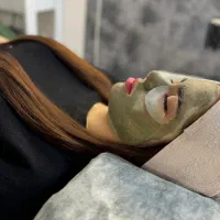 ‌پاکسازی تخصصی پوست با قیمت ویژه