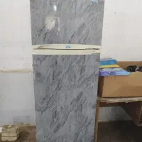 یخچال و گاو صندوق قدیمی سنگین در حد