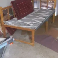 تخت تماما چوب بسیار محکم