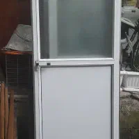 درب سرویس و درب اتاق با چهار چوب