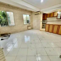 آپارتمان واقع در بر خیابان خیام