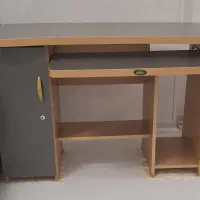 میز کامپیوتر سالم و مناسب