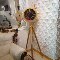 ساعت ایستاده