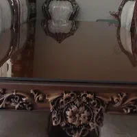شیشه دودی تراش خورده ۸ میلی روی میز ناهار خوری