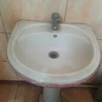 روشویی و شیر آب گرم و سرد با کلیه اتصالات|لوازم سرویس بهداشتی|اردبیل, |دیوار