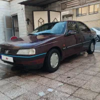 عنابی عروسک