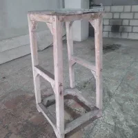 چهار پایه چوبی