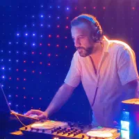 Dj نورپردازی ضرب و تمپو باغ ویلا