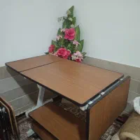 یک عدد میز کامپیوتر