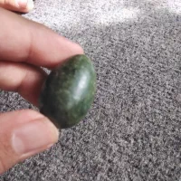 سنگ یشم زیبا سبز تخم مرغی وسنگ آسیاب