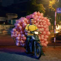 موتور سوار پیک موتوری مجرب