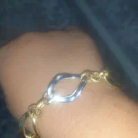 دست بند مطابق عکس گمشده