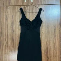 تعدادی لباس مجلسی دخترانه نو و در حد نو