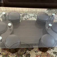 میز جلو مبلی شیشه‌ای مدرن ۶ نفره با پاف مخفی