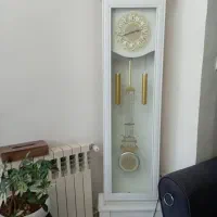 ساعت دیواری ایستاده
