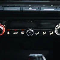 ری را صفر کیلومتر ۱۴۰۴ سفید|خودرو سواری و وانت|مشهد, کوه سنگی|دیوار