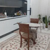 میز صبحانه خوری