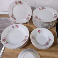 ظرف گل سرخی