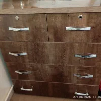 دراور ۳ کشویی و ۲ کشو کوچیک .