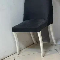 صد تا صندلی