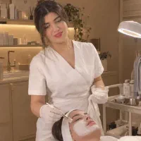 فیشیال تخصصی پوست پاکسازی و آبرسانی