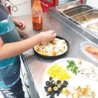 استخدام صندوقدار و آشپز خانم برای فست فود