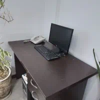 میز کامپیوتر و کار
