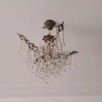 لوستر|لوستر و چراغ آویز|شاهین‌شهر, بنیاد ازدواج|دیوار